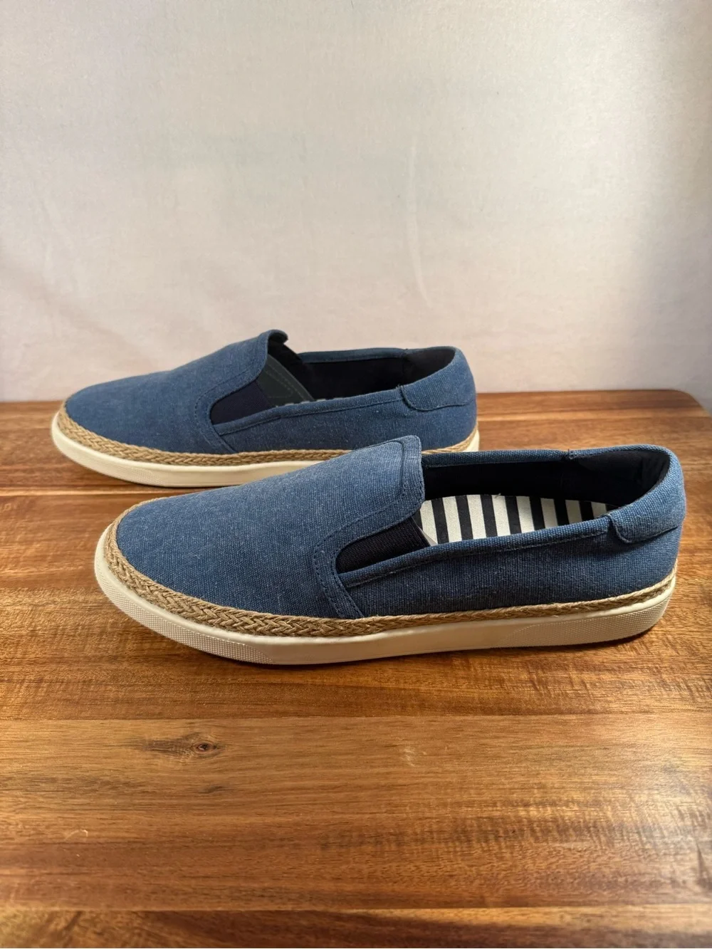 Vionic Rae Slip-on Espadrille Sneaker Blue Denim Size 9 NWOT